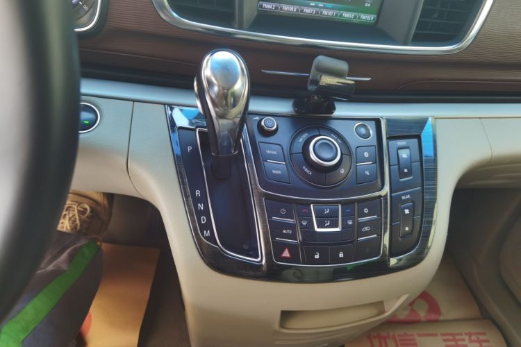 别克GL8 2017款 25S 豪华型 国V局部细节18