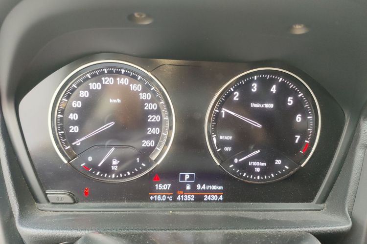 宝马1系 2018款 118i 时尚型中控内饰14