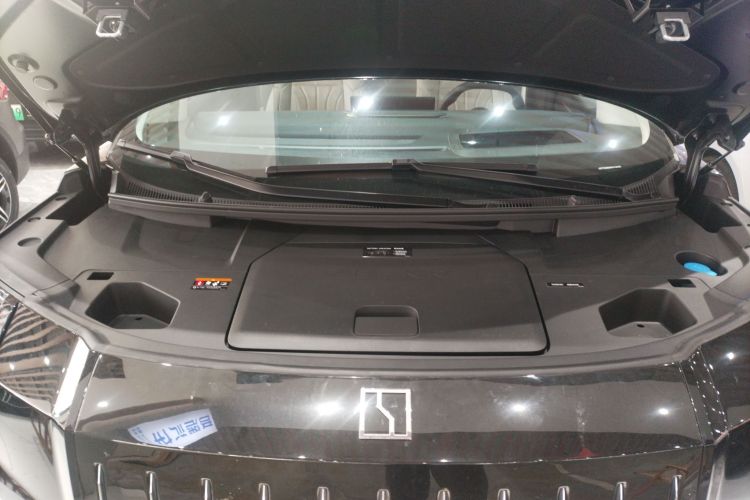 极氪009 2024款 光辉机舱底盘24