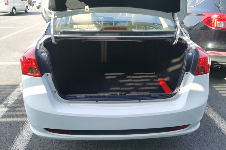 别克 凯越 2013款 1.5L 自动经典型局部细节23