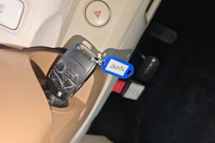 五菱汽车 宏光MINIEV 2024款 第三代 215km 进阶版中控内饰7001