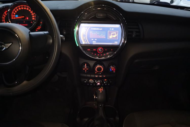 MINI 2016款 1.2T ONE 五门版中控内饰16