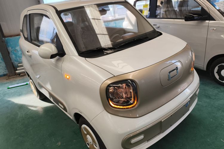 奔腾小马 2026款 222km 伶俐马车身外观3