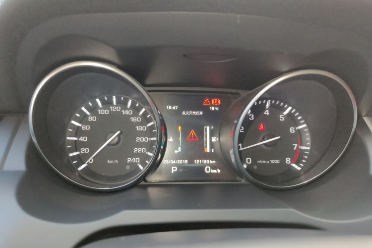 路虎 揽胜极光(进口) 2015款 2.0T 5门耀动版中控内饰14