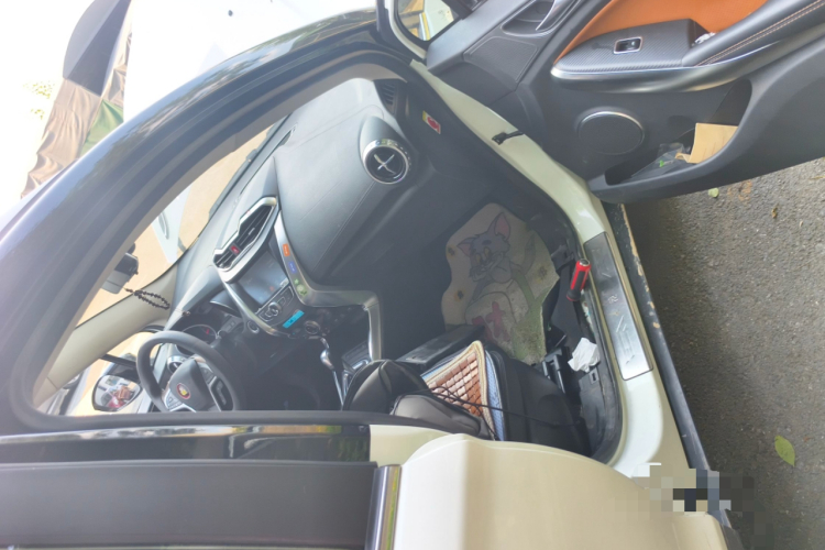 比亚迪 元 2016款 1.5TID 自动尊荣型局部细节9005