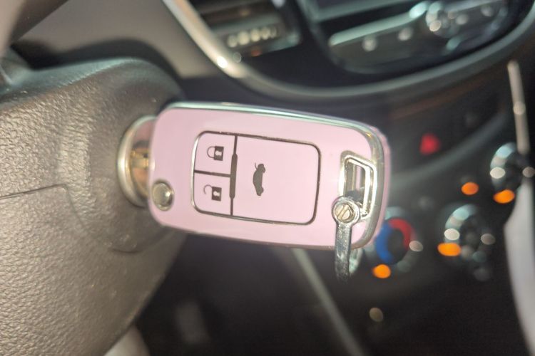 雪佛兰 创酷 2018款 330T 自动两驱精英型中控内饰7001