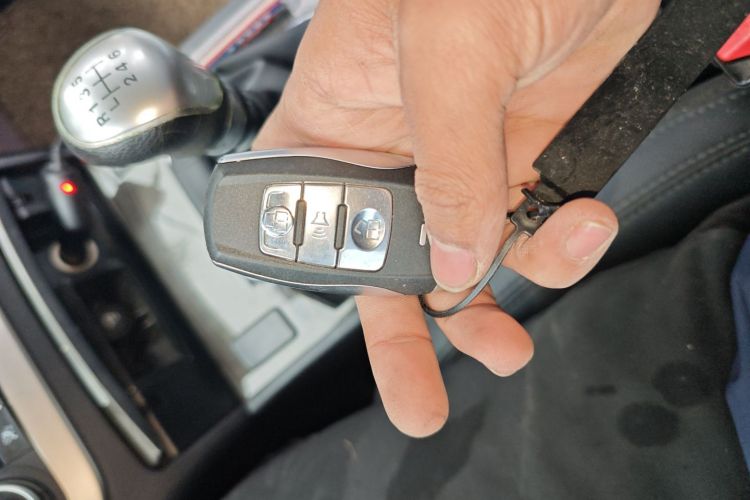 哈弗H6 Coupe 2015款 蓝标改款 2.0T 手动两驱都市型中控内饰11