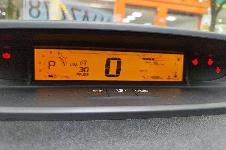 雪铁龙 世嘉 2014款 VTS版 1.6L 自动品尚型中控内饰14