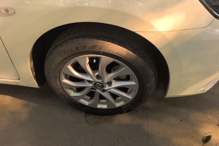 日产 轩逸 2021款 经典 1.6XL CVT豪华版车身外观10