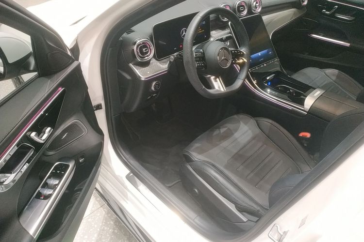 奔驰C级 2024款 改款二 C 260 L 运动版中控内饰7003