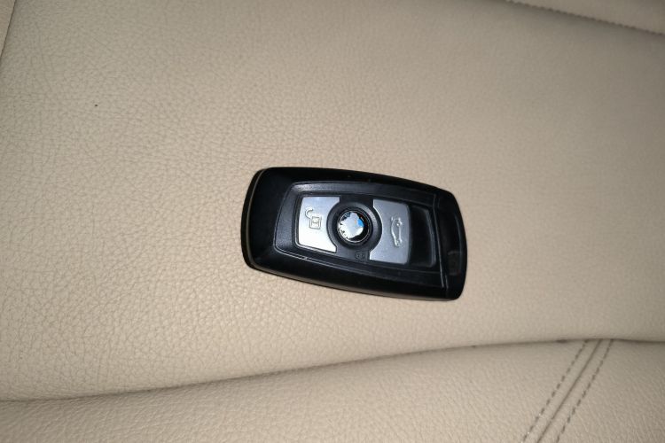 宝马3系 2015款 316Li 时尚型中控内饰7001