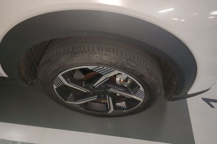 领克06 EM-P 2022款 PHEV 84KM续航版 Pro车身外观10