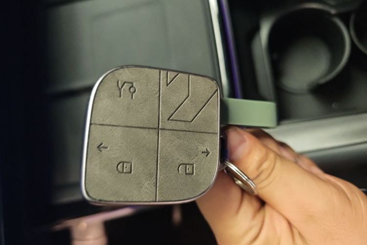 领克08 EM-P 2023款 220km 时间限量版中控内饰7001