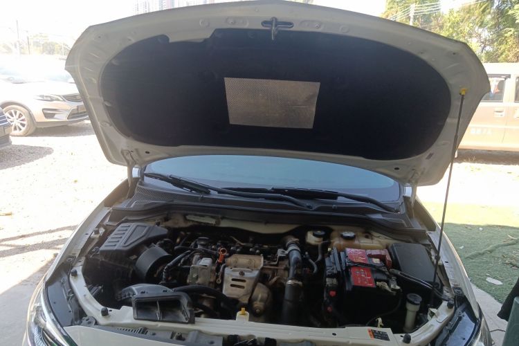 别克 英朗 2019款 15T 双离合进取型 国VI机舱底盘24