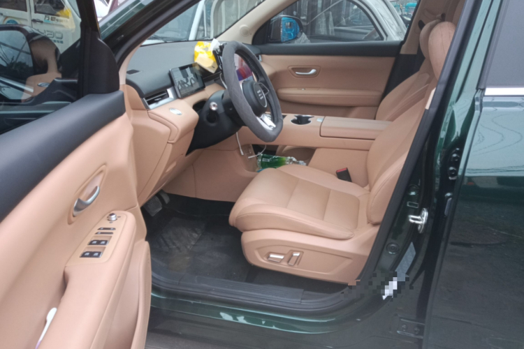 蓝电E5 PLUS 2025款 165km 长续航版PLUS 7座中控内饰20