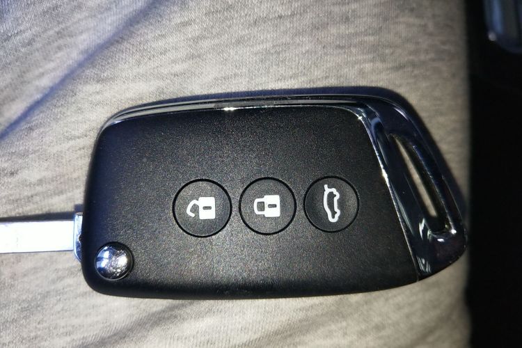 宝骏KiWi EV 2022款 设计师轻享版 三元锂中控内饰11