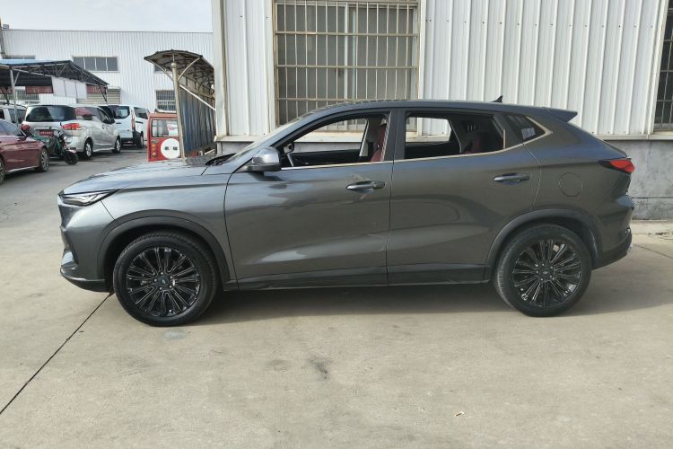 长安欧尚X5 2021款 改款 1.5T DCT豪华型车身外观4