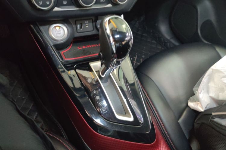 日产 蓝鸟 2016款 1.6L CVT智酷版中控内饰18