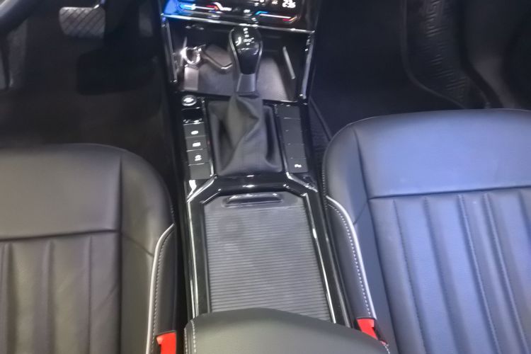 大众 帕萨特 2023款 改款 330TSI 星空精英版中控内饰18