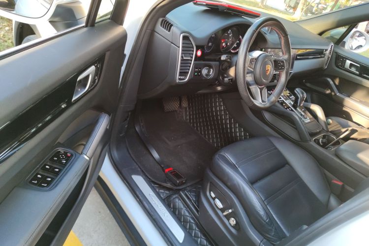保时捷 2019款 Cayenne 3.0T中控内饰7003