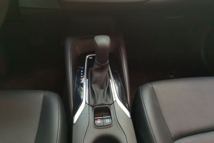 丰田 雷凌 2021款 双擎 1.8H E-CVT豪华版局部细节18