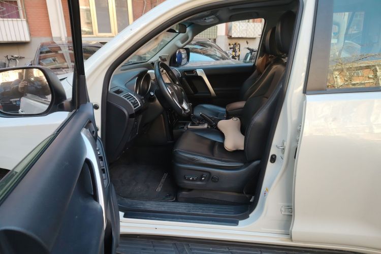 丰田 普拉多 2016款 2.7L 自动标准版中控内饰19