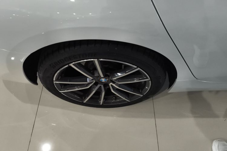 宝马3系 2023款 325Li M运动套装车身外观6008