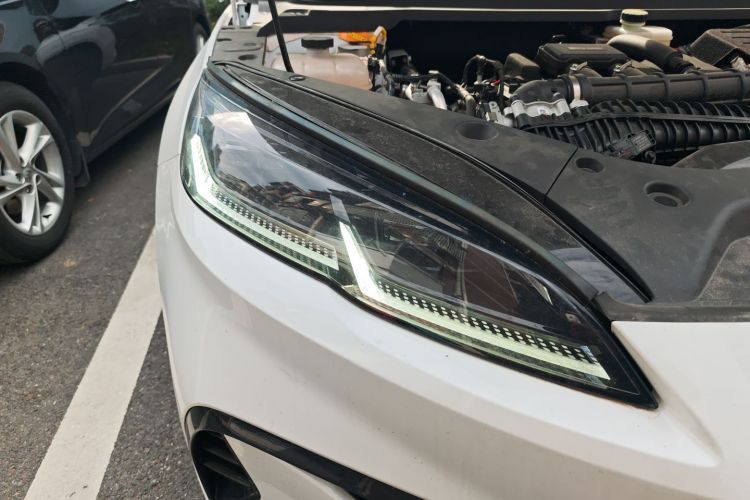 比亚迪 海豹06新能源 2024款 DM-i 80KM尊贵型车身外观8