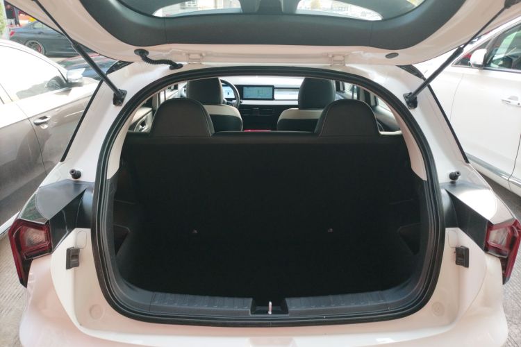 吉利几何E萤火虫 2022款 401KM 霹雳虎 4座机舱底盘23