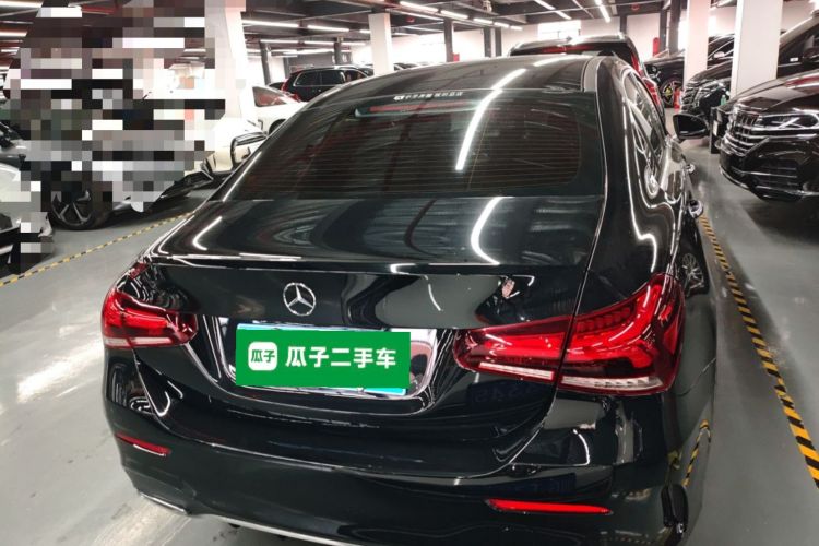 奔驰A级 2019款 改款 A 200 L 运动轿车车身外观6