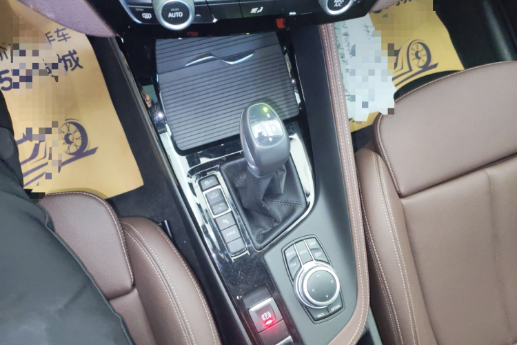 宝马X1新能源 2021款 xDrive30Le 尊享型中控内饰18