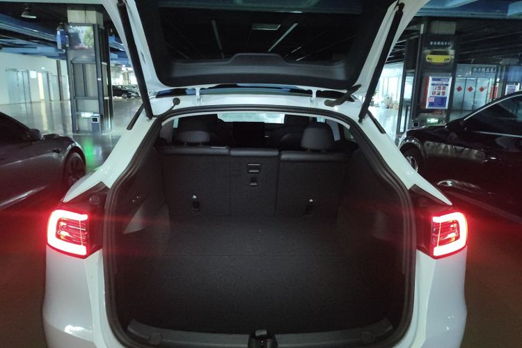 特斯拉 Model Y 2021款 长续航全轮驱动版局部细节23