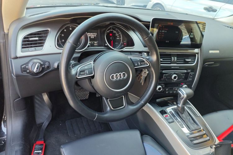 奥迪A5 2014款 Coupe 45 TFSI中控内饰13