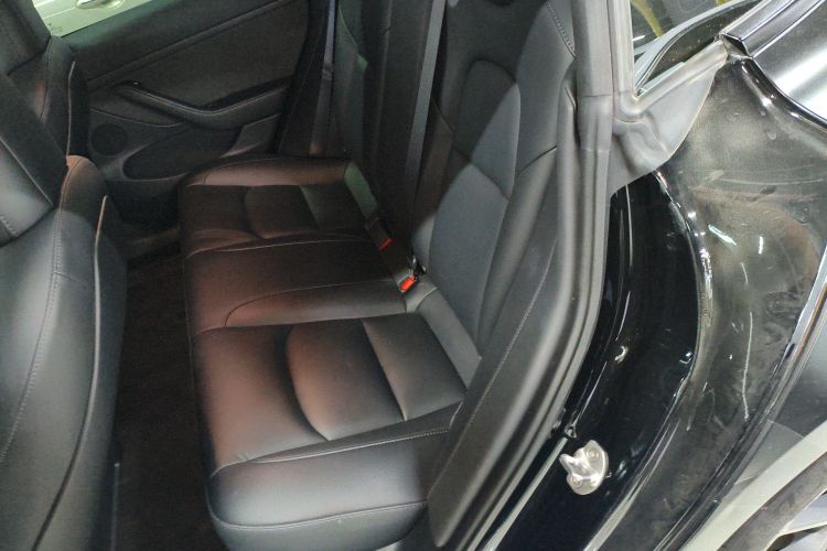 特斯拉 Model 3 2021款 改款二 Performance高性能全轮驱动版中控内饰21