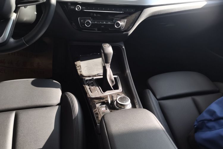 宝马1系 2018款 120i 设计套装型中控内饰18