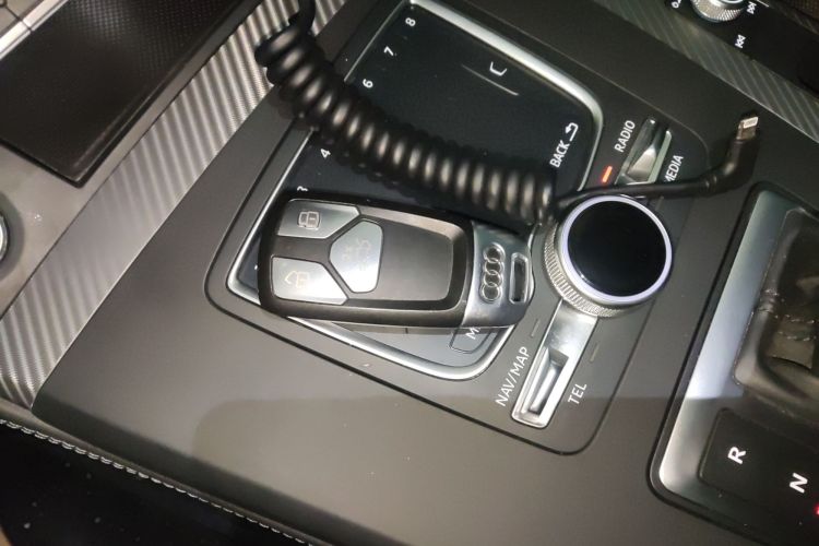 奥迪Q5L 2020款 45 TFSI 尊享时尚型中控内饰7001