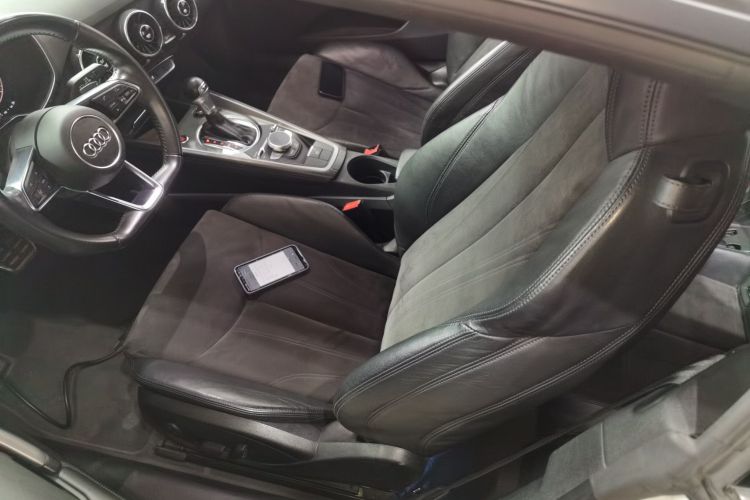 奥迪TT 2015款 TT Coupe 45 TFSI中控内饰19