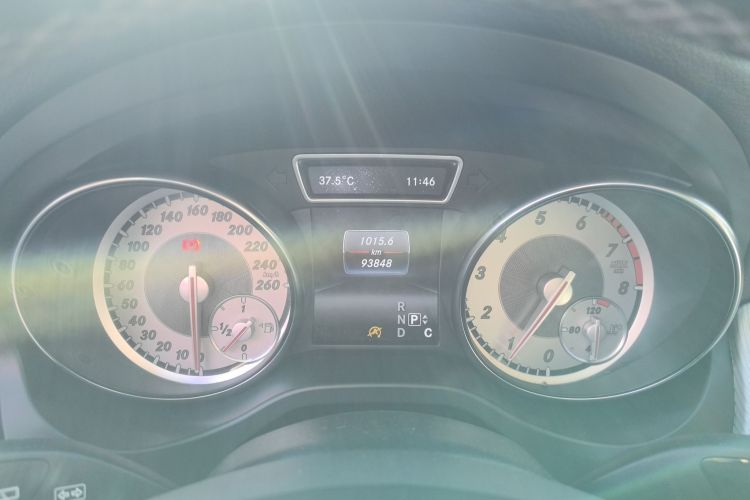 奔驰GLA 2016款 GLA 220 4MATIC 时尚型中控内饰14