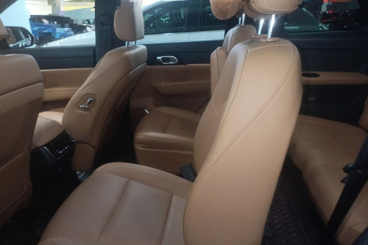 理想汽车 理想ONE 2021款 增程6座版中控内饰7004