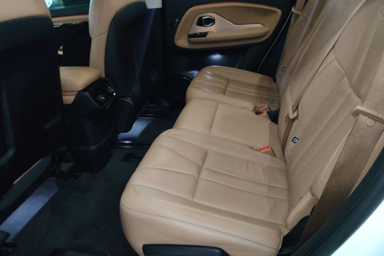 蔚来ES8 2018款 355KM 基准版 七座版中控内饰7004