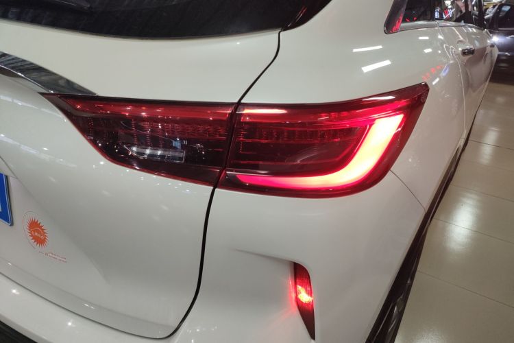 英菲尼迪QX50 2020款 2.0T 两驱时尚版车身外观6006