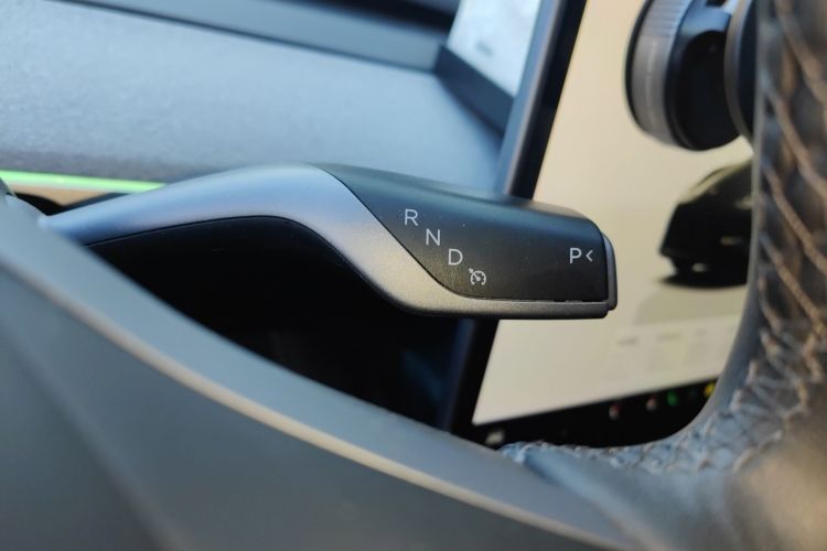 特斯拉 Model Y 2023款 后轮驱动版中控内饰18