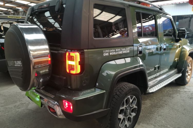 北京BJ40 2018款 PLUS 2.3T 自动四驱旗舰版 国V车身外观7