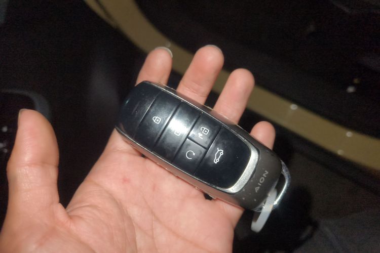 埃安 AION Y 2022款 Plus 70 乐享版中控内饰7001