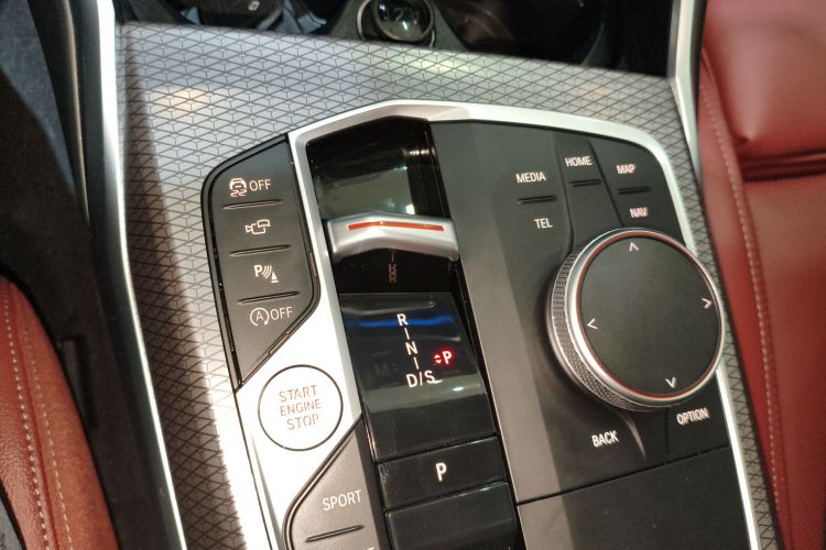 宝马3系 2025款 330Li M运动曜夜套装中控内饰18