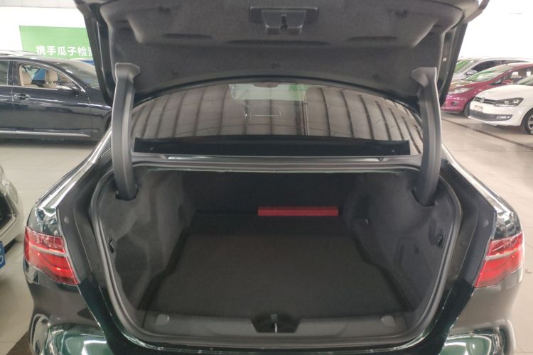 捷豹XEL 2022款 2.0T 250PS R-DYNAMIC S进取运动版局部细节23