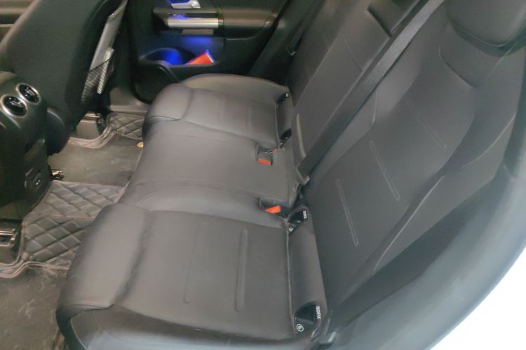 奔驰GLA 2020款 GLA 200 4MATIC中控内饰21