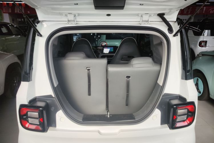 吉利银河 2023款 熊猫mini 200km 灵动熊机舱底盘23