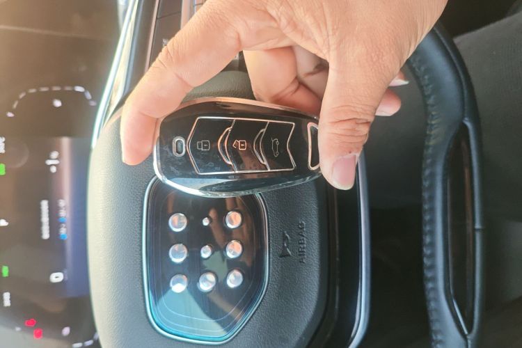 蓝电E5 2023款 1.5L DE-i 100KM畅享型 5座中控内饰11