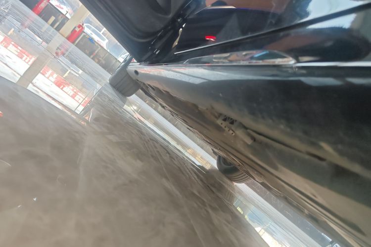 奔驰E级 2024款 E 300 L 豪华型局部细节9002